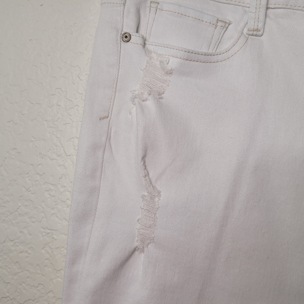 Shorts - Picture 5 of 6